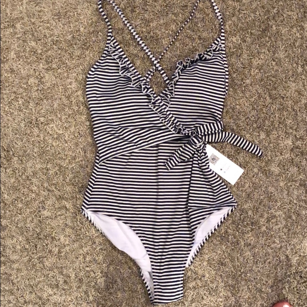 Striped new with tags cupshe one piece swim